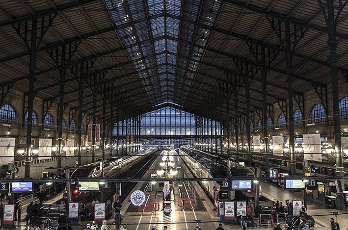 Gare du Nord_red