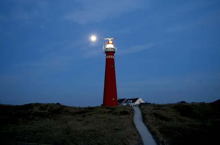 schier\_leuchtturm4\_red