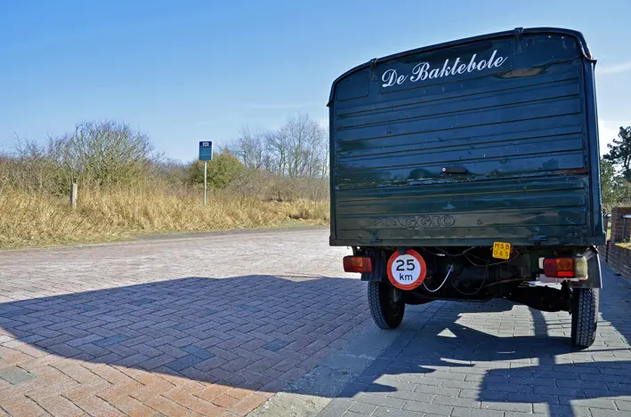 schier\_piaggio\_red