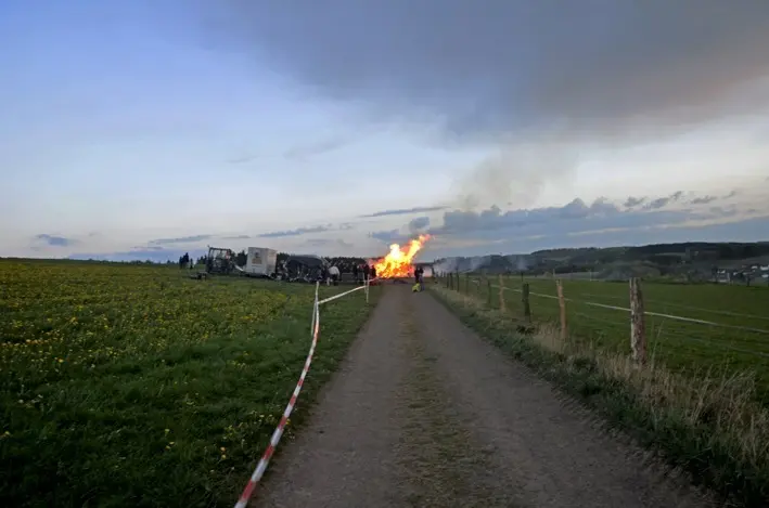 Osterfeuer 1\_red