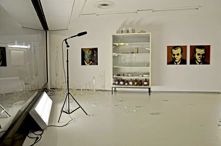 Die gute Kunst. Was wäre die Welt ohne sie – so viel weniger lebenswert. Sie berührt mich. Hier das Labor Ebertplatz in Köln – mein Kunst-Lieblingsort. Eine Ausstellung von Norbert van Ackeren, mit dem hoffentlich im nächsten Jahr ein gemeinsames Projekt klappen wird. Drückt die Daumen. Die gute Kunst. Was wäre die Welt ohne sie - so viel weniger lebenswert. Sie berührt mich. Hier das Labor Ebertplatz in Köln - mein Kunst-Lieblingsort. Eine Ausstellung von Norbert van Ackeren, mit dem hoffentlich im nächsten Jahr ein gemeinsames Projekt klappen wird. Drückt die Daumen.