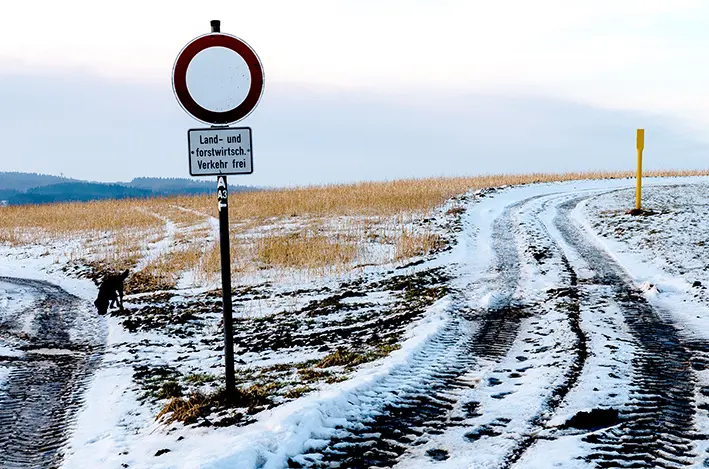 Schnee\_Schild\_red